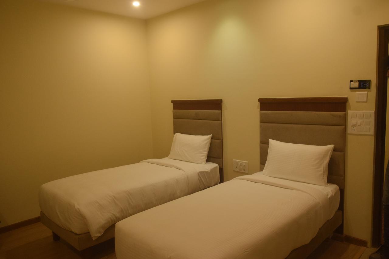 Hotel Avalon Inn Ambikapur Bagian luar foto
